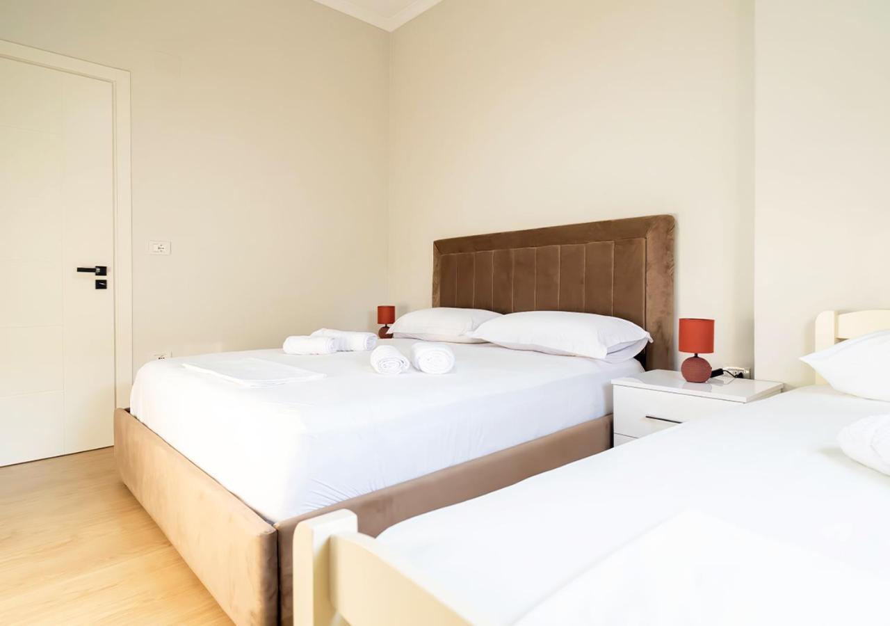 Home Inn Apartment 2 Near City Center Tirana Exterior foto